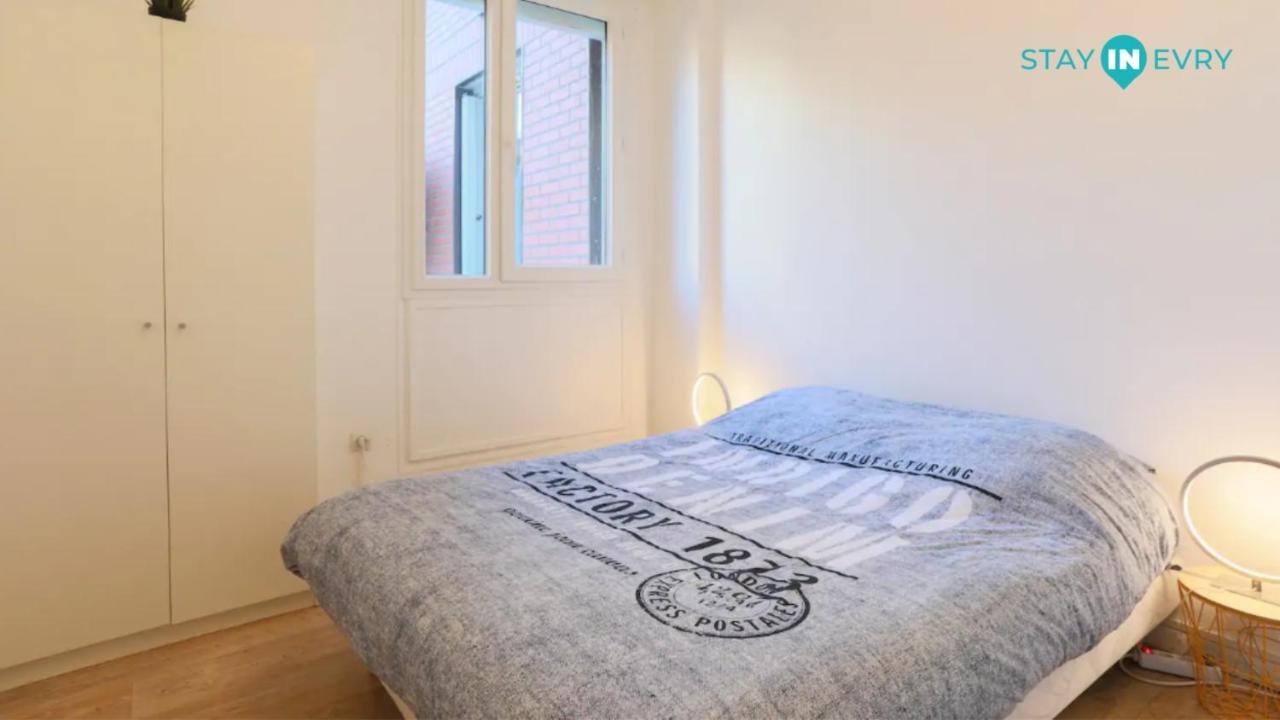 Stay In Evry Courcouronnes Exteriör bild