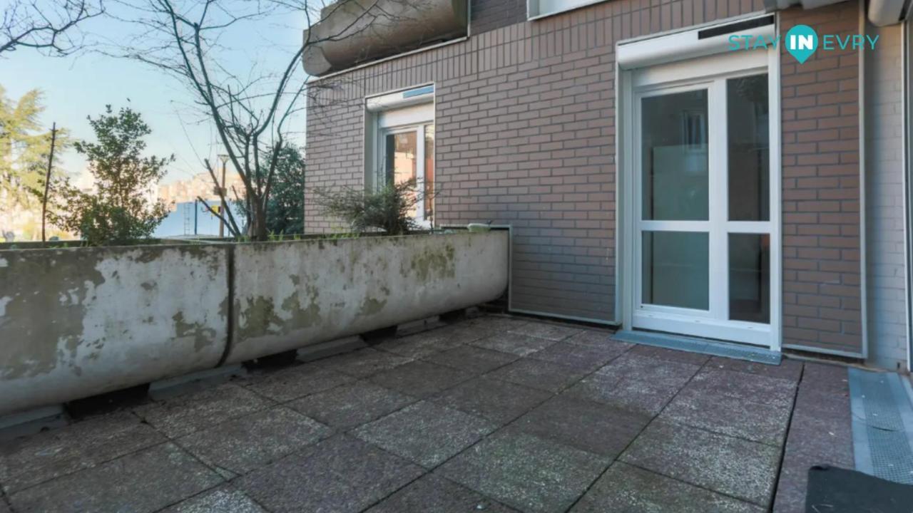 Stay In Evry Courcouronnes Exteriör bild